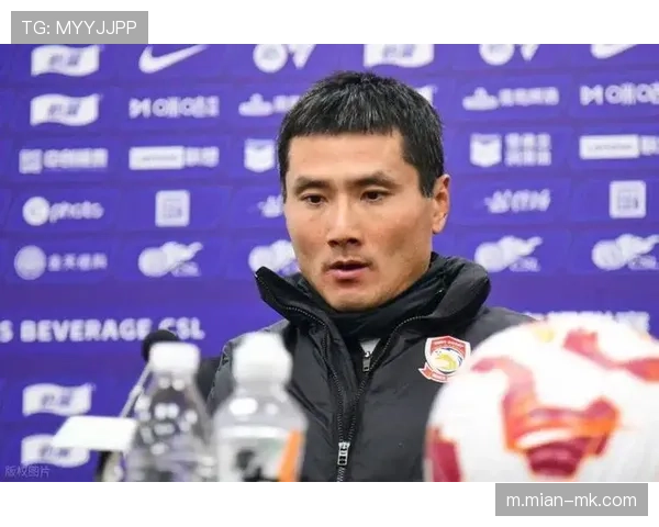 青岛西海岸黑马迎战申花,邵佳一打造的边路快攻体系面临检验 青岛西海岸黑马迎战申花,邵佳一打造的边路快攻体系面临检验