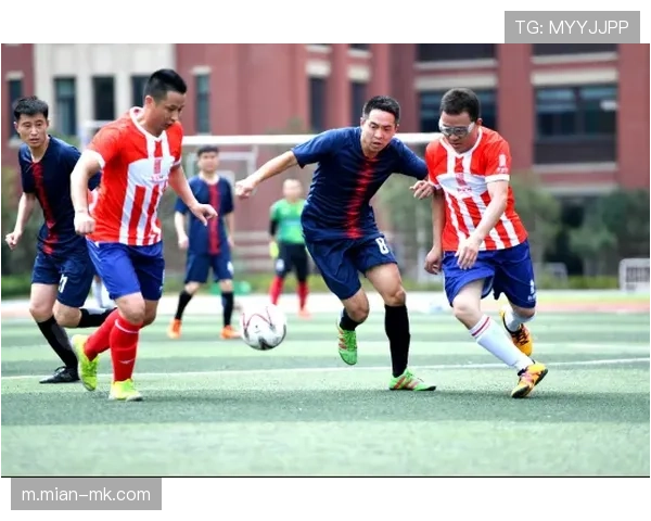 西甲俱乐部联合开展社区活动,足球公益影响力扩大